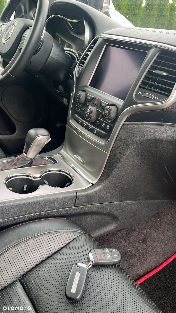 Jeep Grand Cherokee - 22