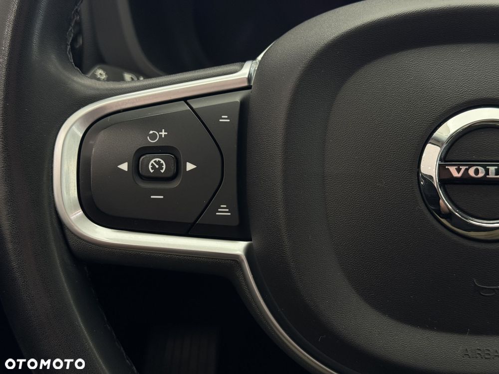 Volvo XC 60 T6 Plug-In Hybrid AWD Inscription - 23