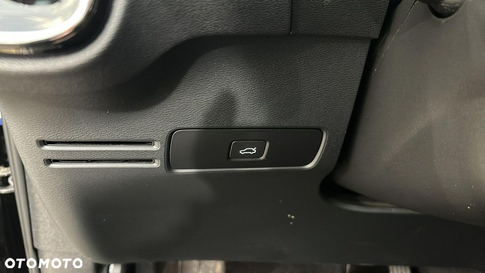 Volvo XC 40 B3 Plus Bright - 27