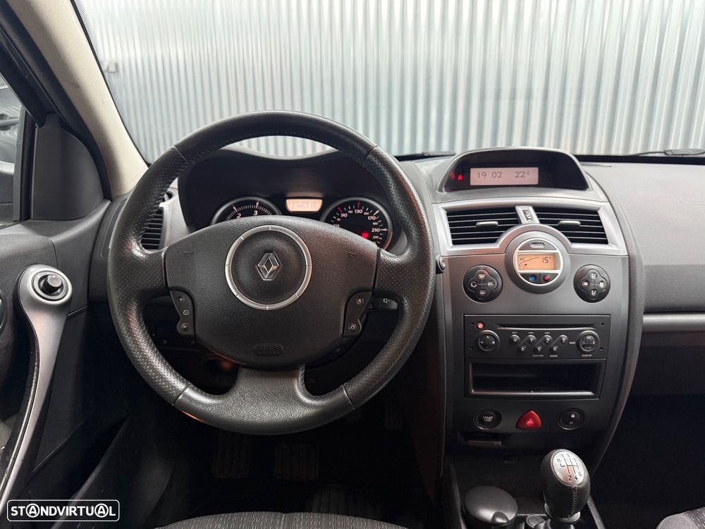 Renault Mégane Break 1.5 dCi Dynamique S - 8