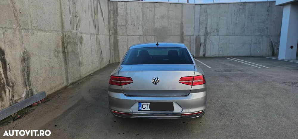 Volkswagen Passat 2.0 TDI SCR DSG Comfortline - 3