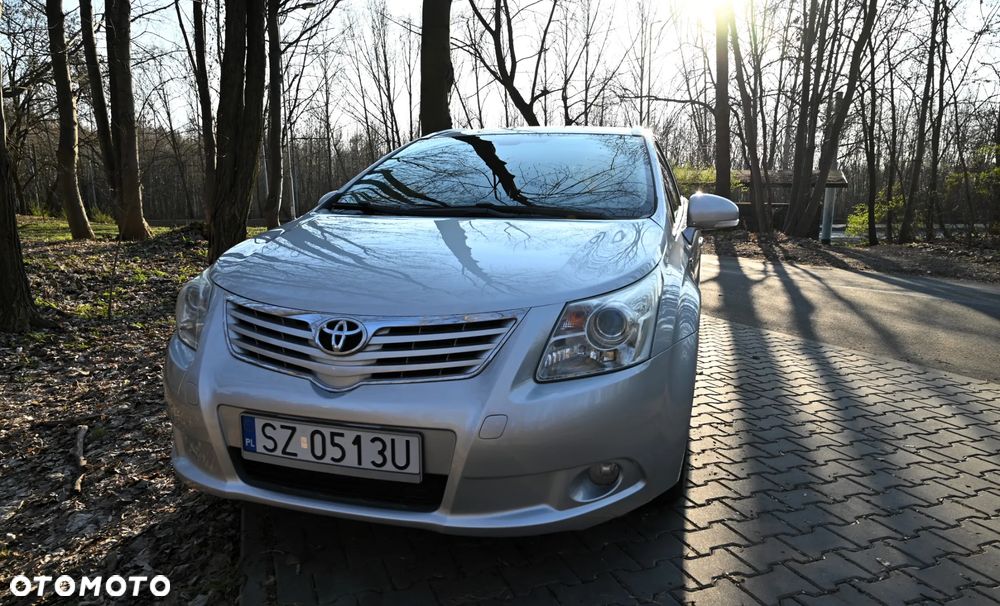 Toyota Avensis - 8