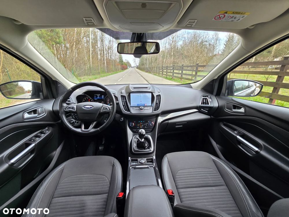 Ford Kuga 1.5 EcoBoost 2x4 Titanium - 6