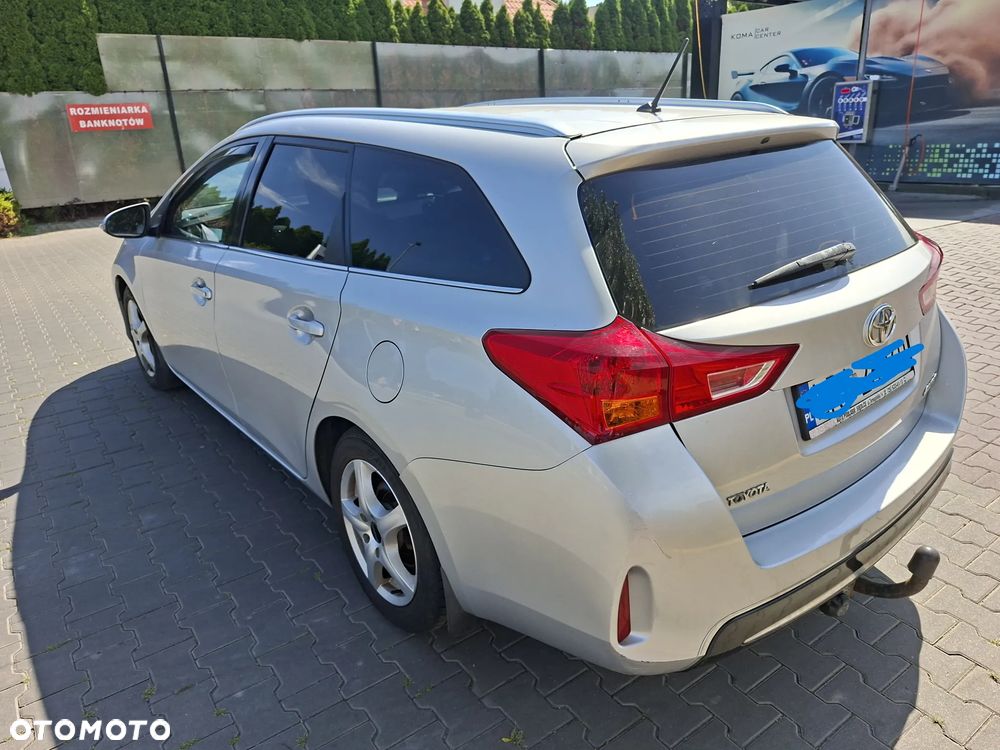 Toyota Auris 2.0 D-4D Dynamic - 5