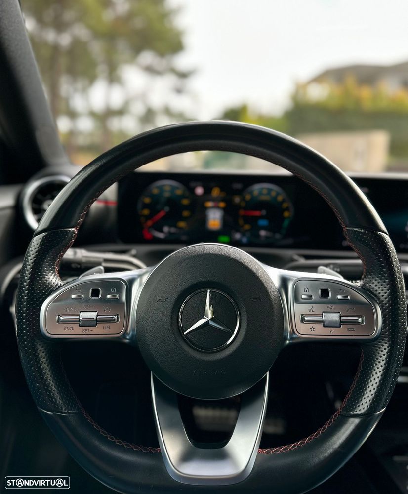 Mercedes-Benz A 250 Limousine e 8G-DCT AMG Line - 3