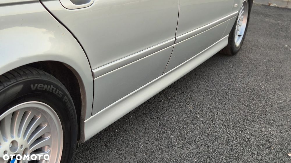 BMW Seria 5 520i - 28