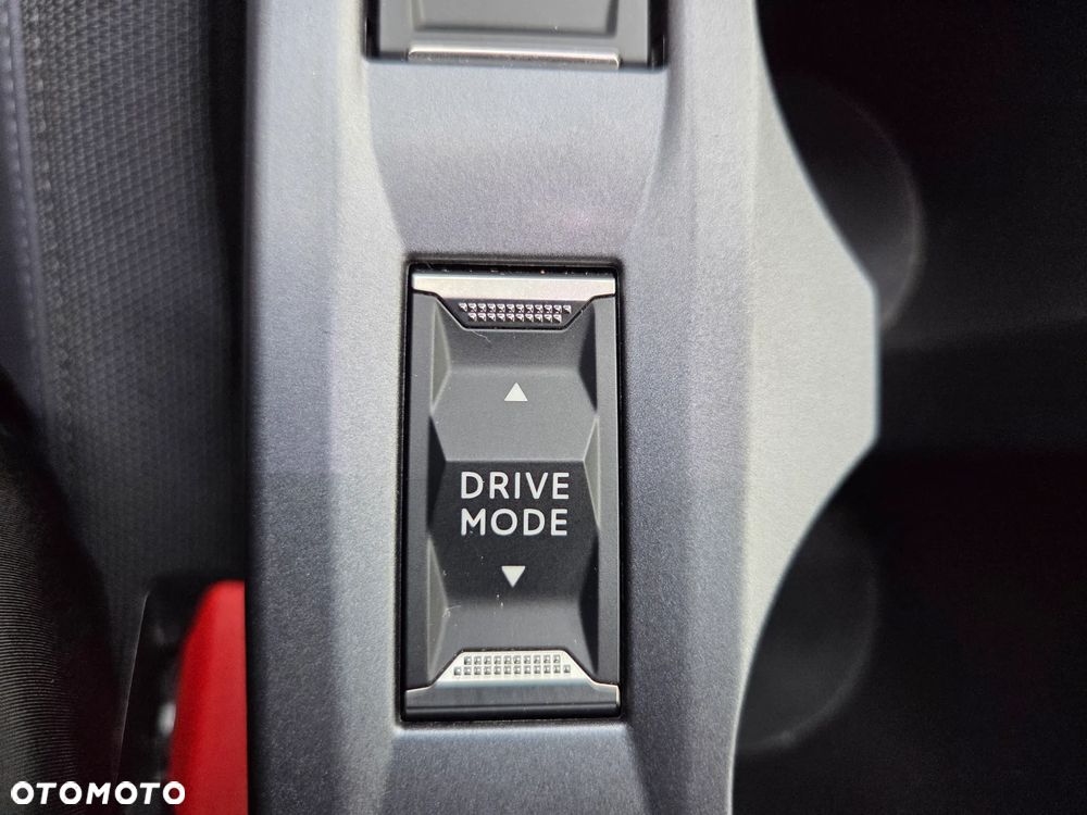 Peugeot 2008 BlueHDi 130 EAT8 GT Pack - 24