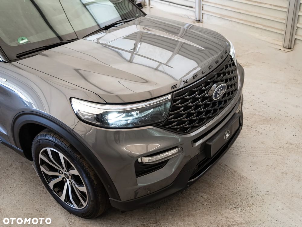 Ford Explorer - 3