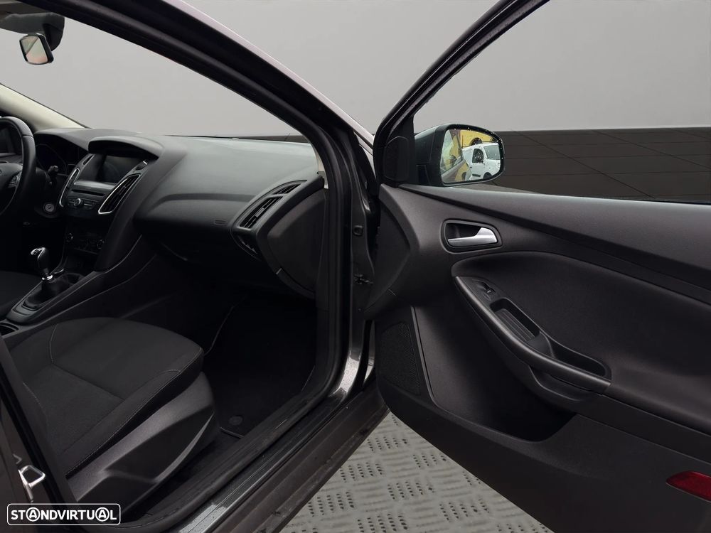 Ford Focus SW 1.5 TDCi Titanium - 23