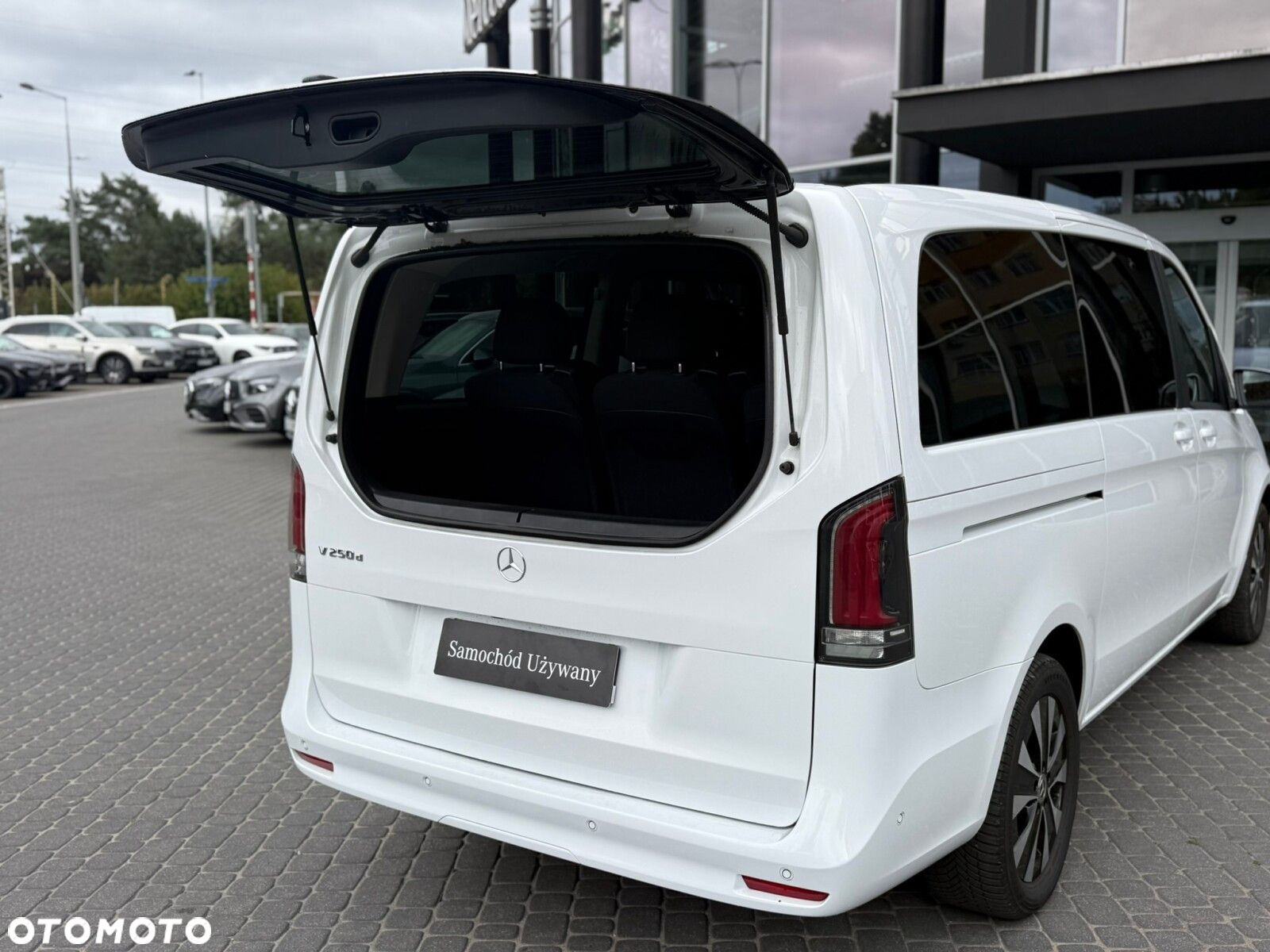 Mercedes-Benz Klasa V 250 d 9G-Tronic Style (d³ugi) - 25