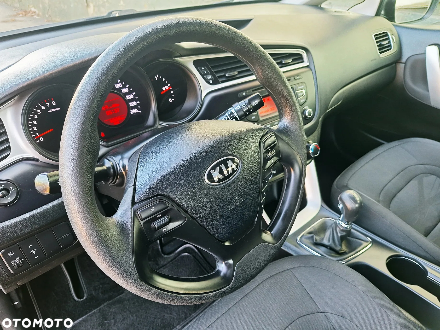 Kia Ceed - 27