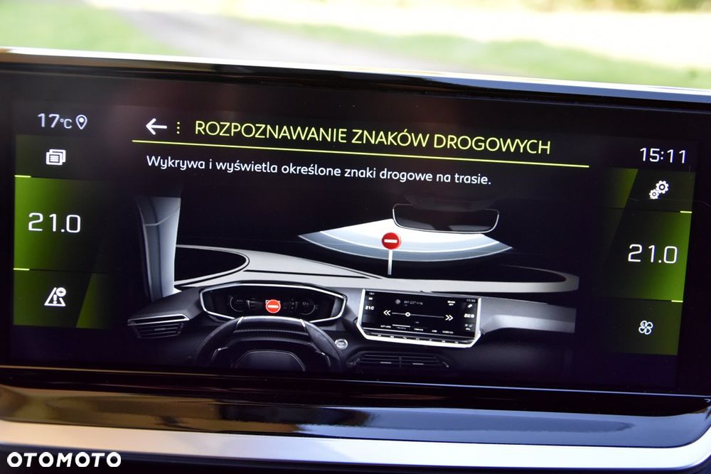 Peugeot 2008 PureTech 130 EAT8 GT - 33