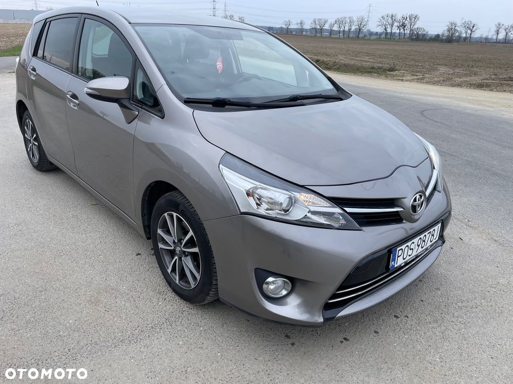Toyota Verso 1.6 D-4D Premium - 3
