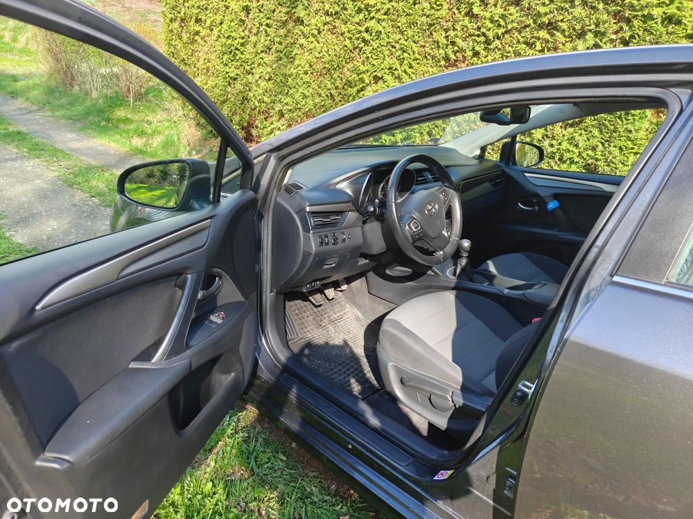 Toyota Avensis 1.6 D-4D Active - 11