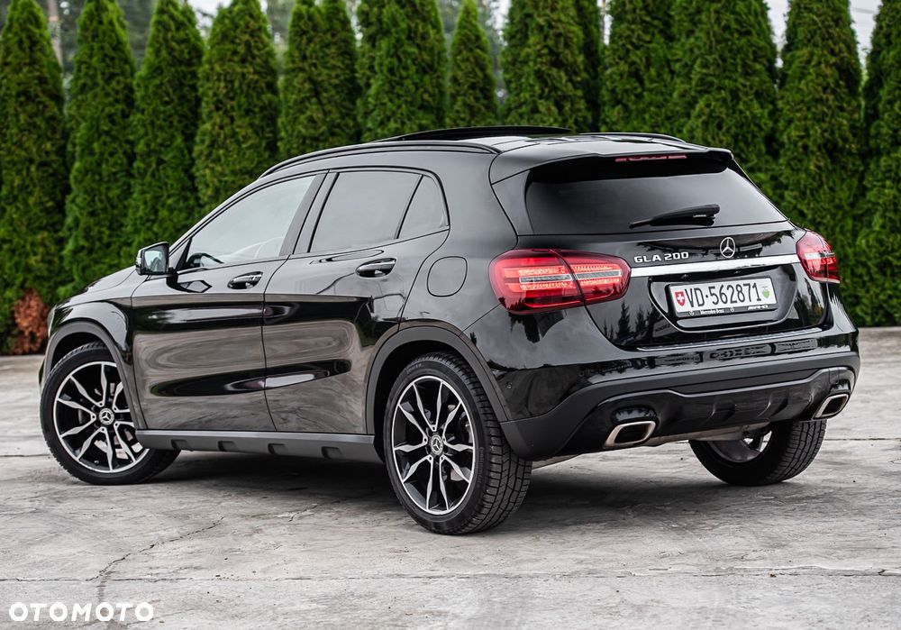 Mercedes-Benz GLA 200 7G-DCT Edition 1 - 11