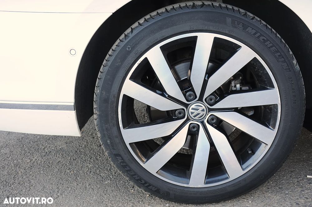 Volkswagen Passat Variant 2.0 TDI DSG 4Motion Highline - 26