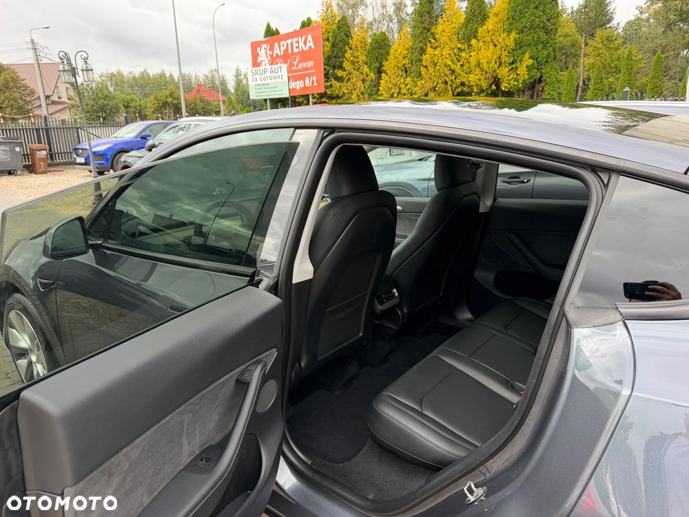 Tesla Model Y RWD - 11