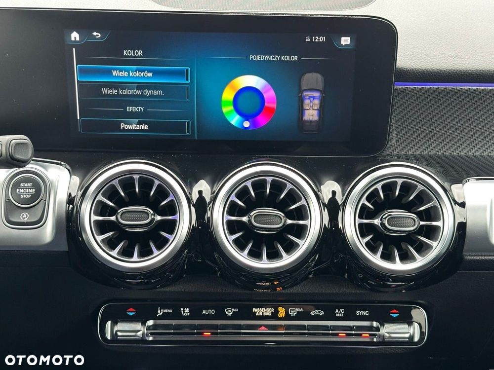 Mercedes-Benz GLB - 13