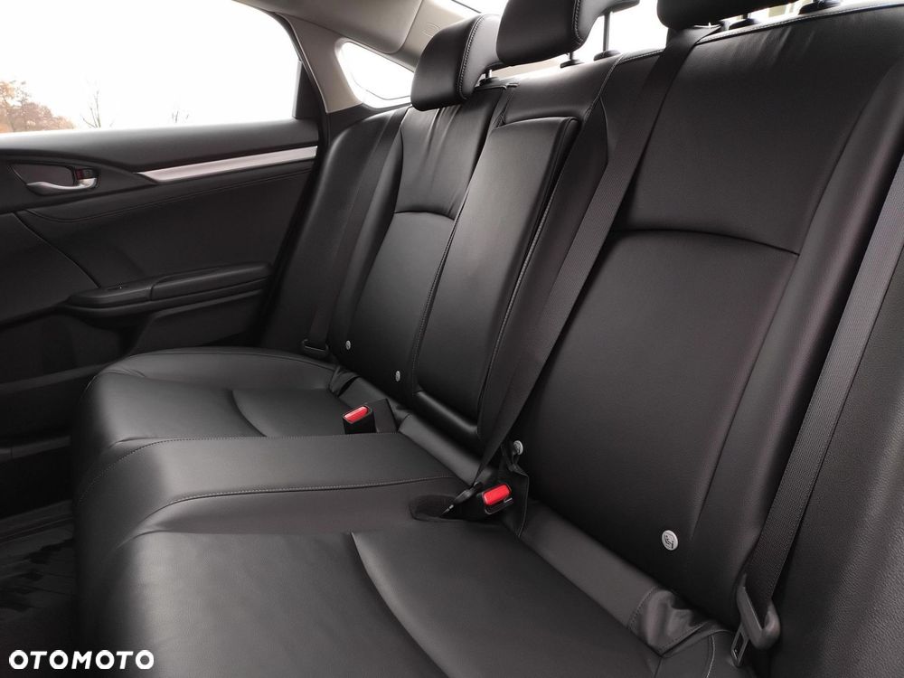 Honda Civic 1.5 T Executive - 26