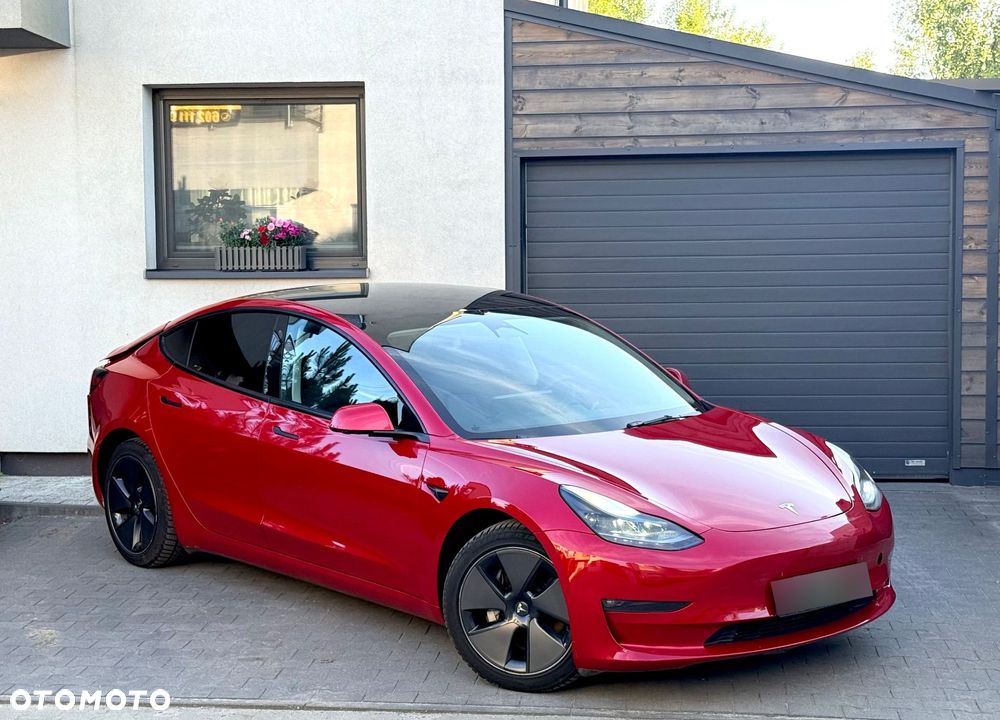 Tesla Model 3 - 1