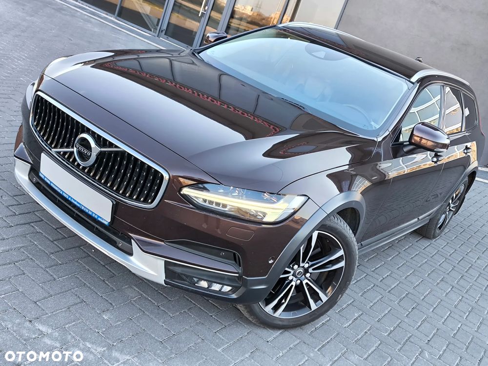 Volvo V90 Cross Country - 11