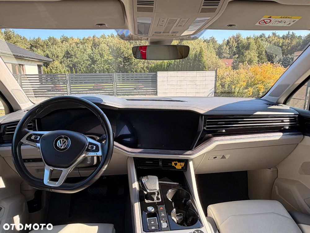 Volkswagen Touareg - 22