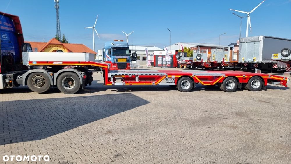 MAX Trailer 3 osiowe semi pod ciągnik lowdeck - 2