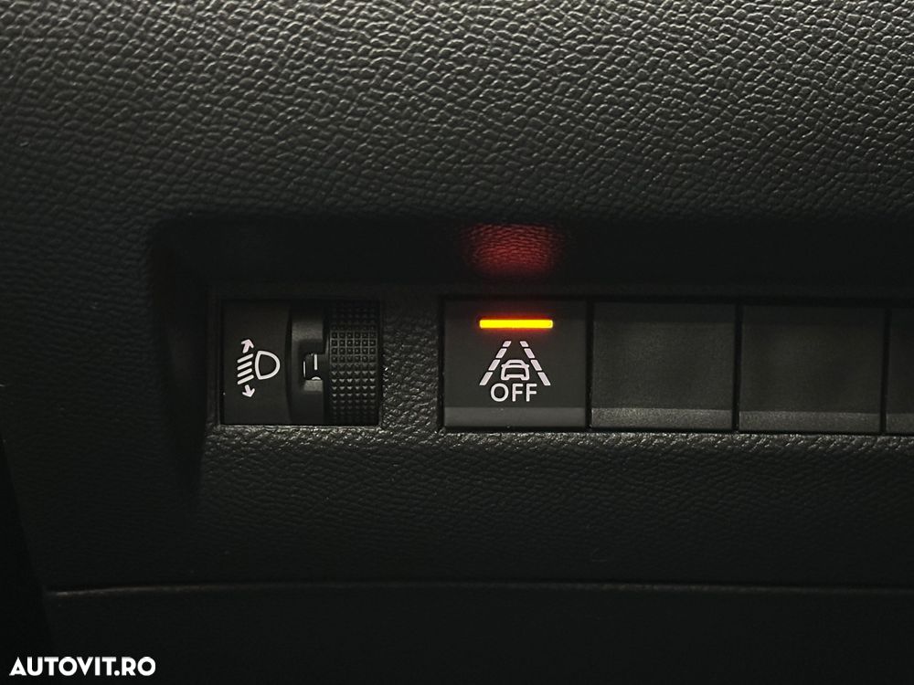 Peugeot 2008 PureTech 130 EAT8 Active - 32