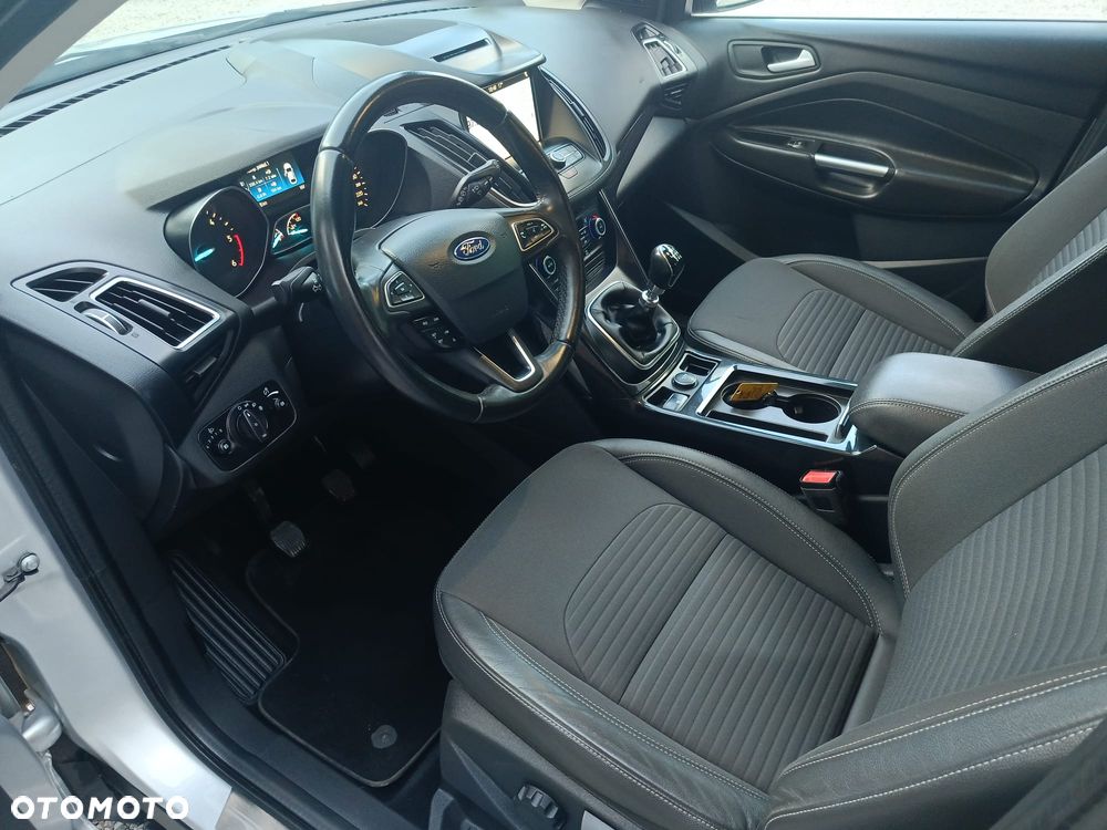 Ford Kuga 2.0 TDCi 4x2 Titanium - 9