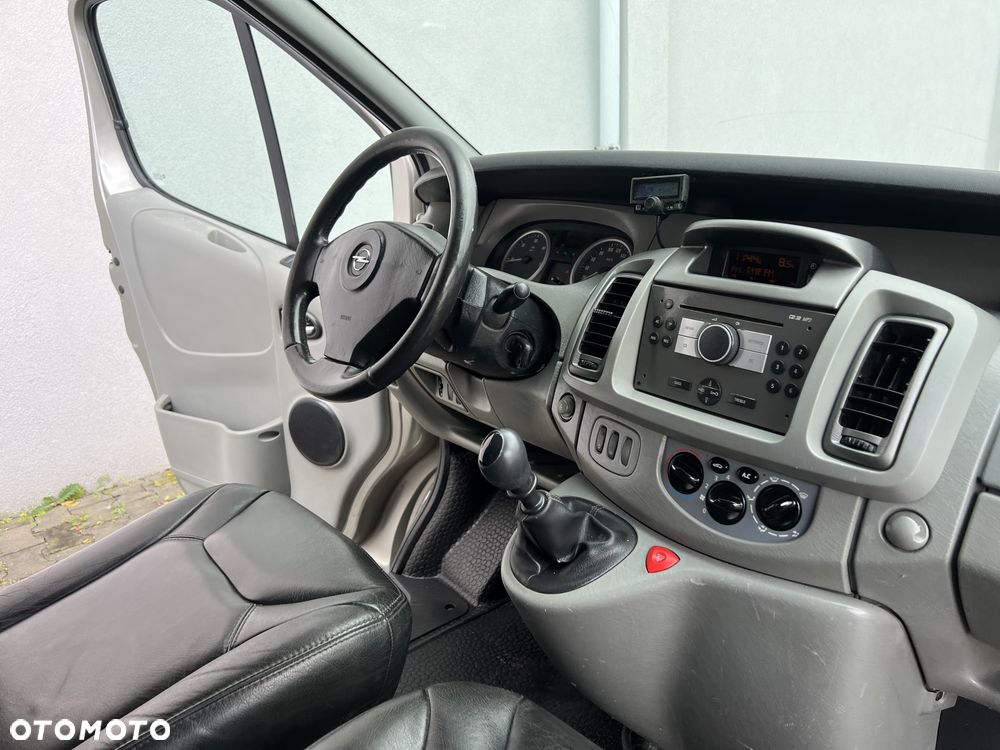Opel Vivaro LONG - 9