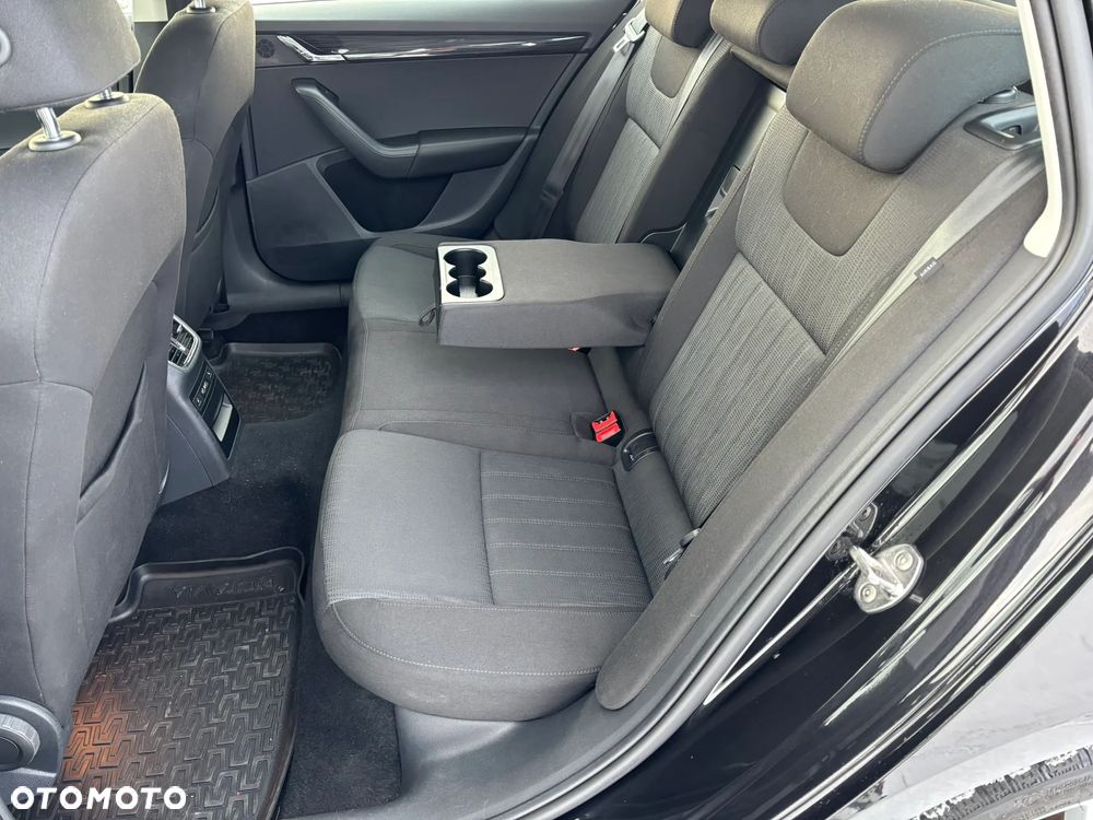 Skoda Octavia 1.5 TSI ACT Style DSG - 25