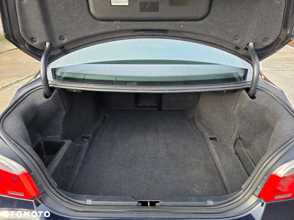 BMW Seria 5 525i - 27