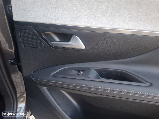 Peugeot 3008 225 e-EAT8 GT - 37