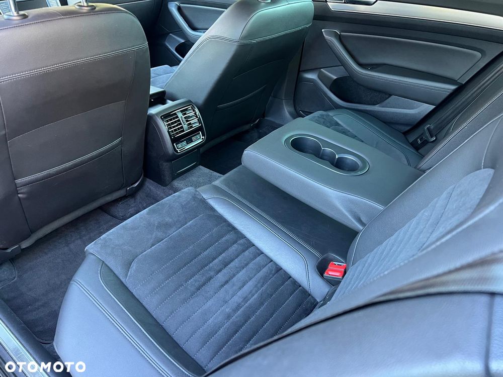 Volkswagen Passat 2.0 TDI SCR DSG Comfortline - 28