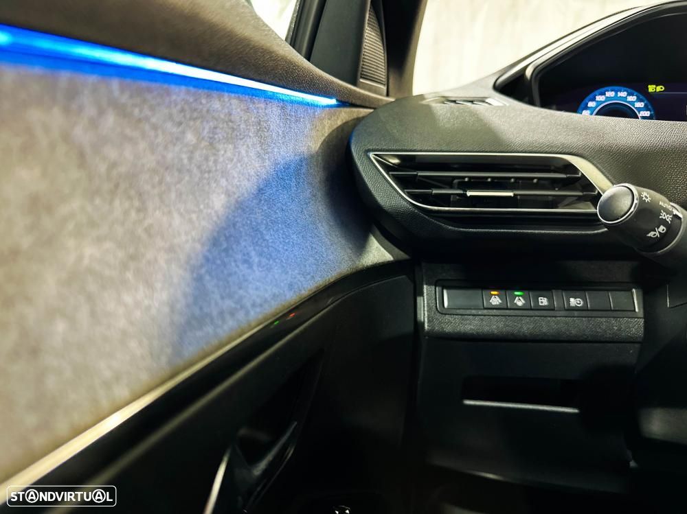 Peugeot 3008 1.6 Hybrid GT Pack e-EAT8 - 52