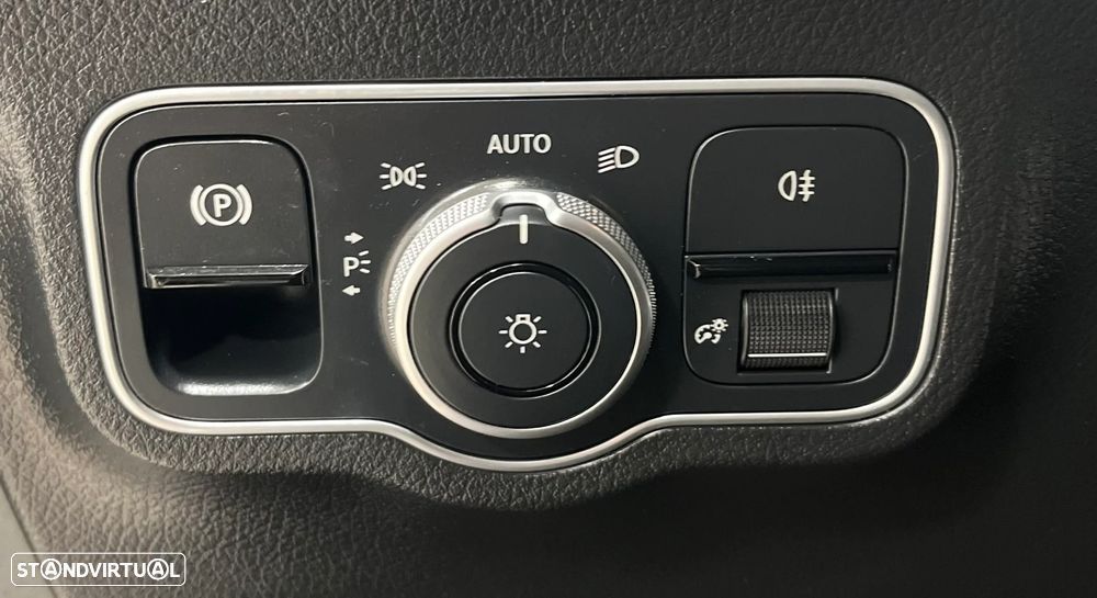 Mercedes-Benz GLA 180 d Progressive - 10