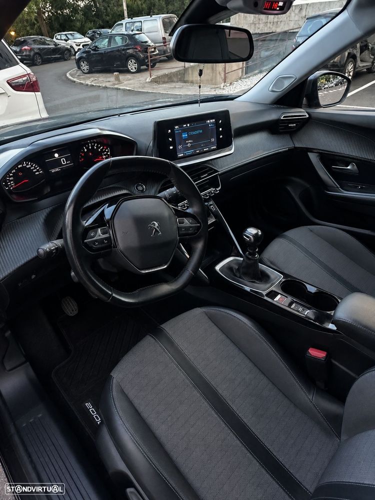 Peugeot 2008 1.2 PureTech Allure Pack - 4