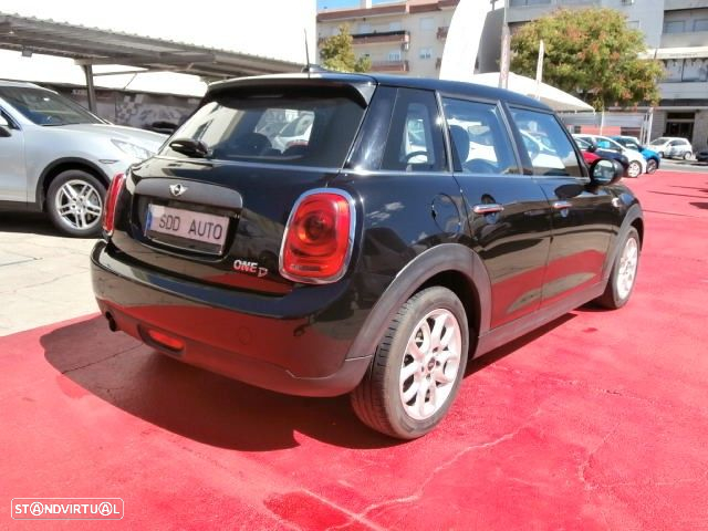 MINI 5 Portas One D - 7