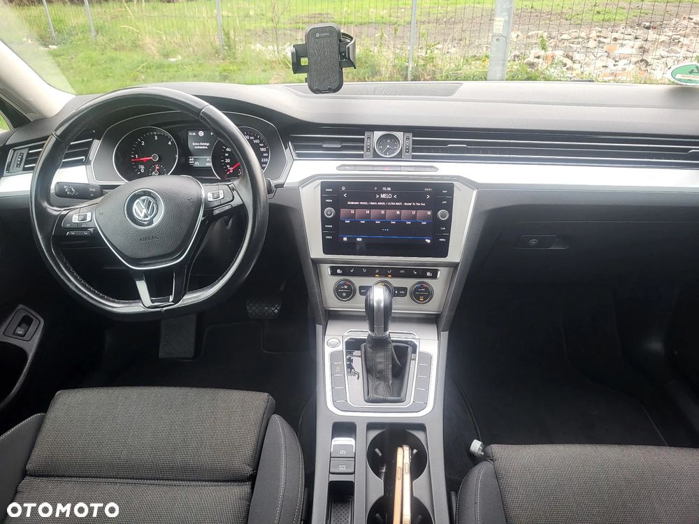 Volkswagen Passat 2.0 TDI EVO Elegance DSG - 4