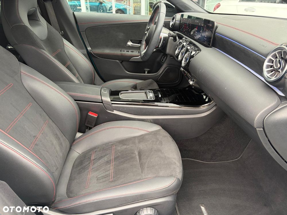 Mercedes-Benz CLA 200 mHEV AMG Line 7G-DCT - 19