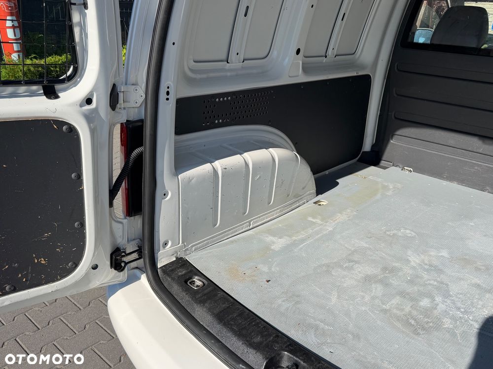 Volkswagen Caddy - 10