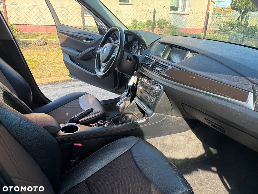 BMW X1 sDrive18d xLine - 24