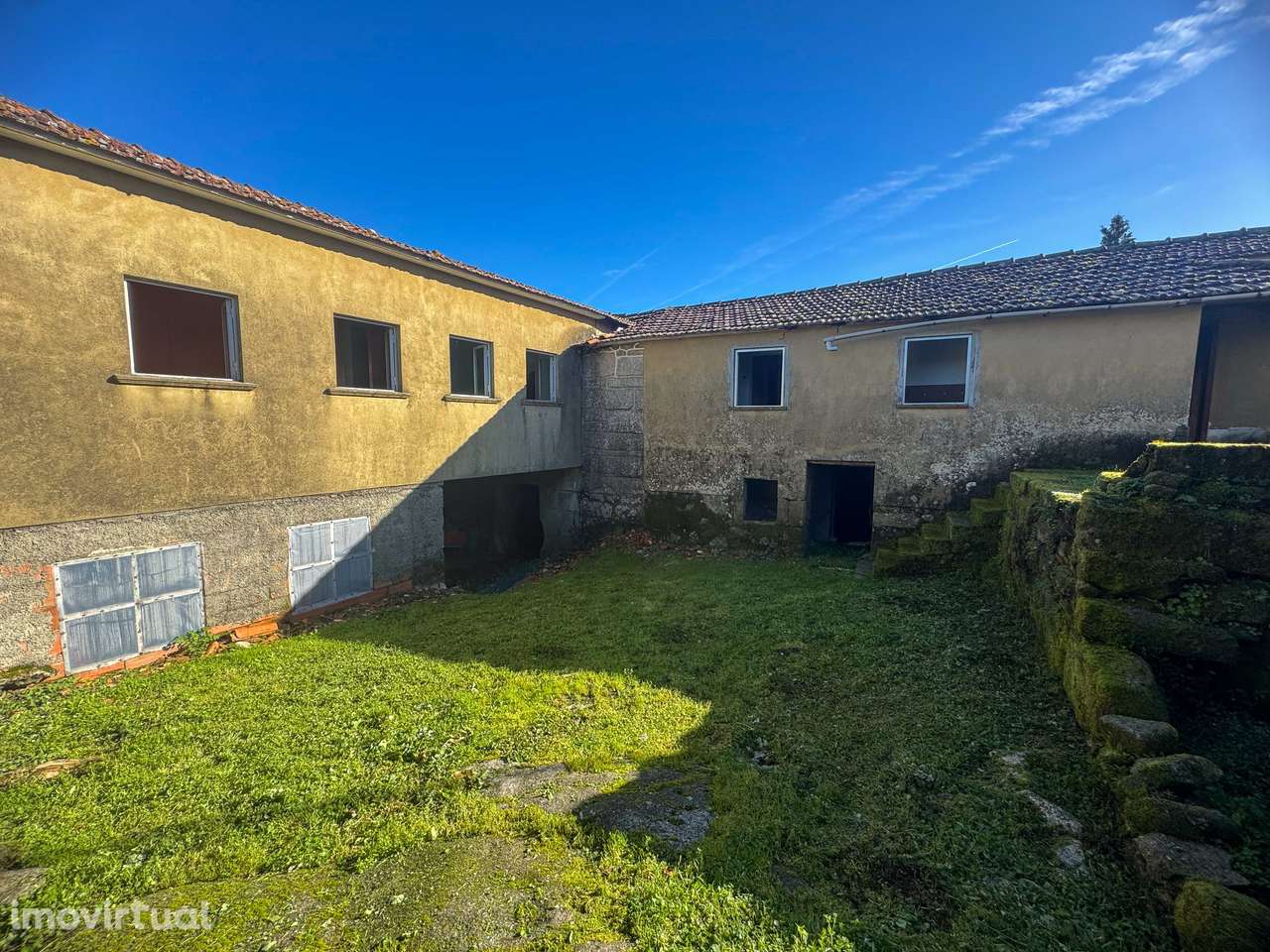Moradia em granito p/recuperar- Vouzela - Grande imagem: 2/60