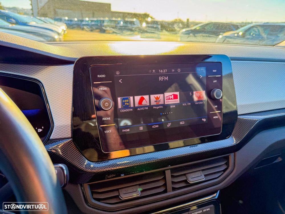 VW T-Cross 1.0 TSI Urban DSG - 16