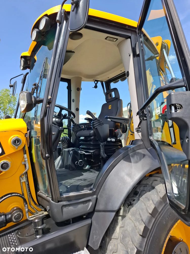 JCB 4CX - 36