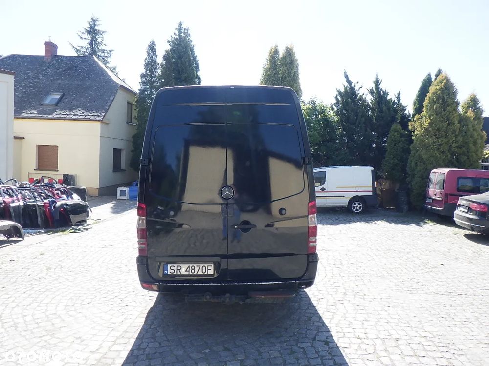 Mercedes-Benz Sprinter - 4