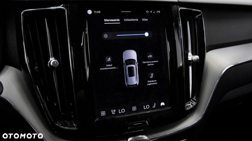 Volvo XC 60 B4 D AWD Plus Dark - 30