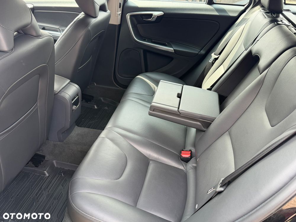 Volvo V60 D4 Drive-E Momentum - 6