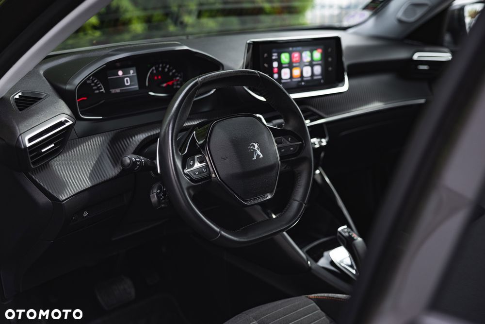 Peugeot 2008 PureTech 130 EAT8 Allure - 19