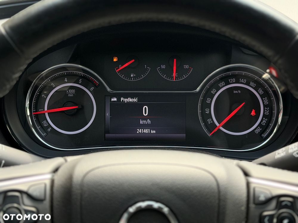 Opel Insignia - 22